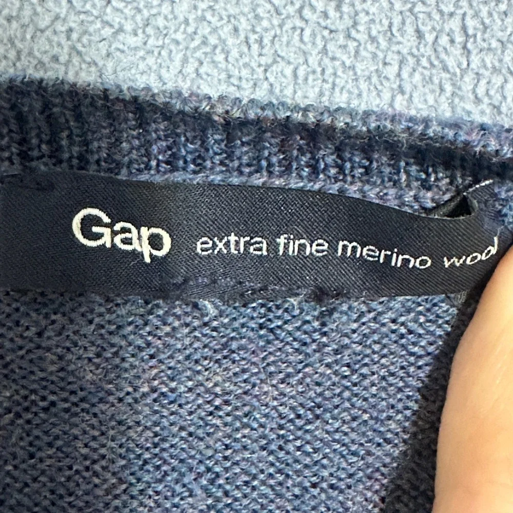 Gap V-Neck Extra Fine‎ Merino Wool Sweater Long Sleeve Blue Mens Size Large
